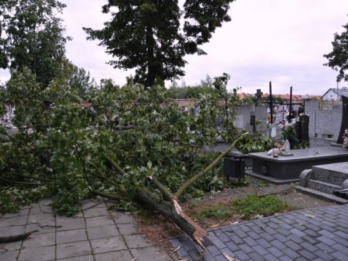 Wichury w Polsce: zamknięte nekropolie, zniszczenia na cmentarzach