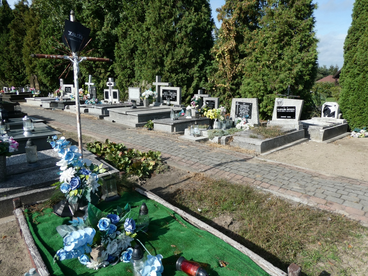 Cmentarz parafii św. Katarzyny Aleksandryjskiej, Iwanowice, gmina Szczytniki