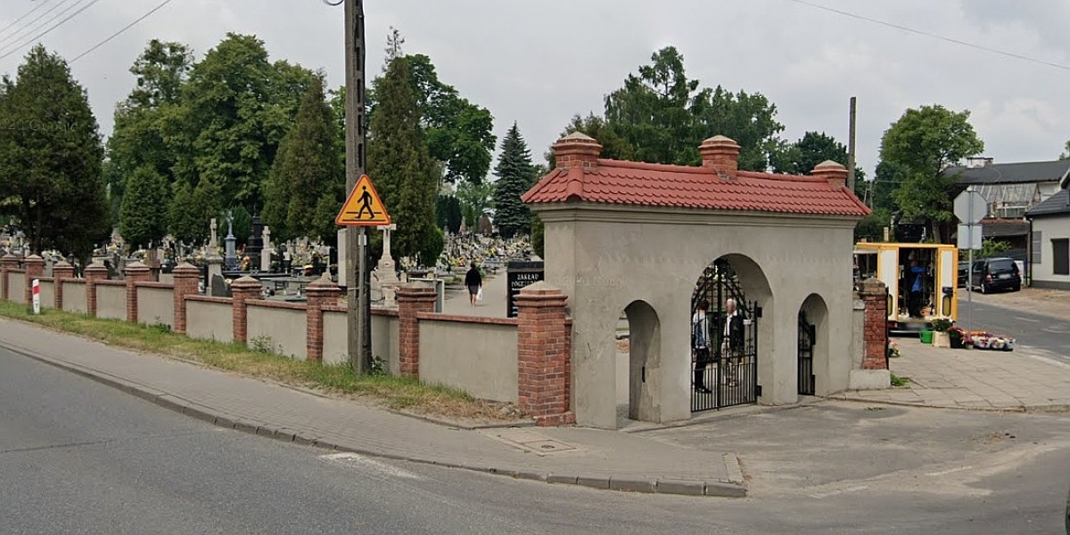 Cmentarz parafii Podwyższenia Świętego Krzyża, Brzeziny