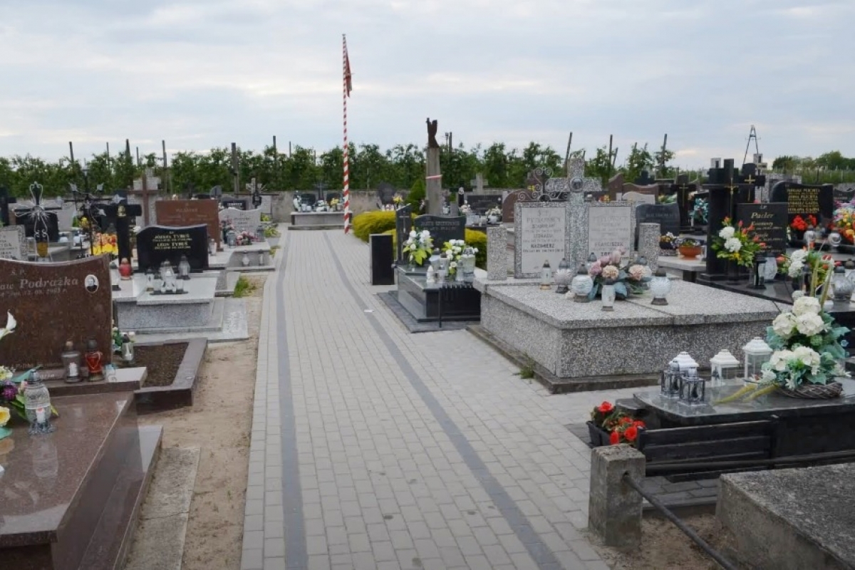 Cmentarz parafii św. Mikołaja, Kozłów Szlachecki, gmina Nowa Sucha