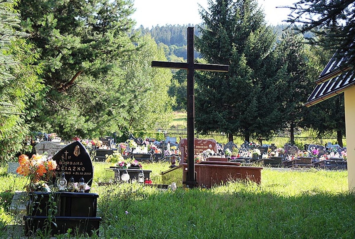 Cmentarz parafii Matki Bożej Częstochowskiej, Żabnica, gmina Węgierska Górka