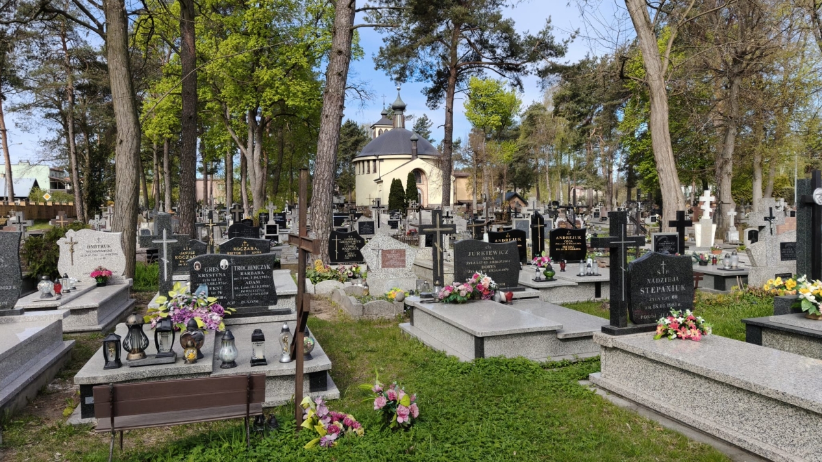 Cmentarz parafii prawosławnej Zaśnięcia NMP, ul. Grzybowskiego, Białystok