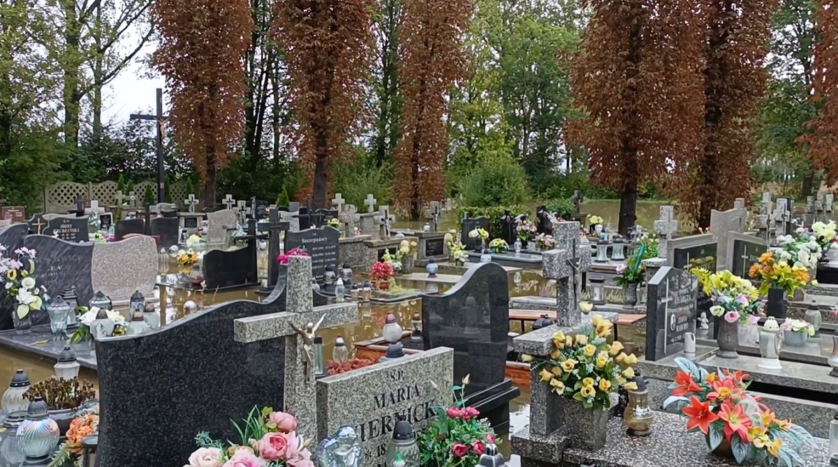 Cmentarz parafii Narodzenia Najświętszej Maryi Panny, Kuropatnik, gmina Strzelin