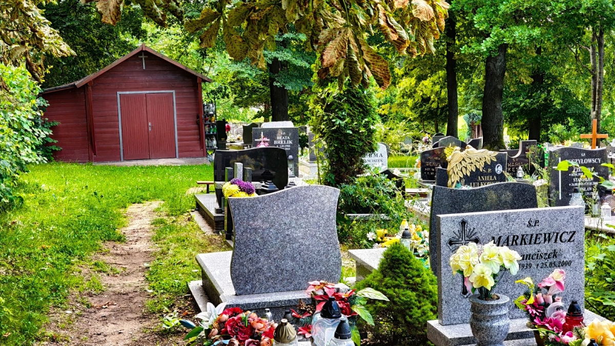 Cmentarz parafii Najświętszego Serca Pana Jezusa ul. Sybiraków, Poniatów, Wałbrzych [GALERIA]