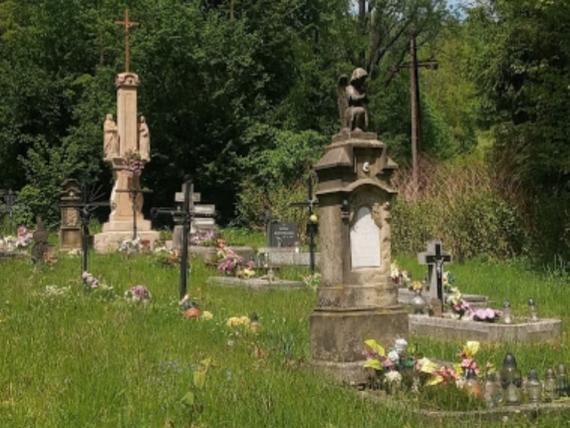 Cmentarz komunalny, Międzybrodzie Bialskie, gmina Czernichów