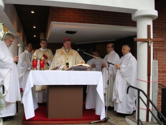 WSZYSTKICH ŚWIĘTYCH' 2017: Z homilii wygłoszonych na cmentarzach