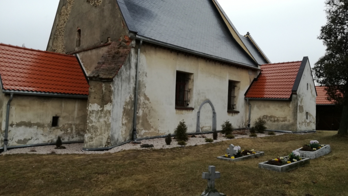 Cmentarz przy kościele filialnym Św. Bartłomieja, Modliszów, gmina Świdnica [GALERIA]