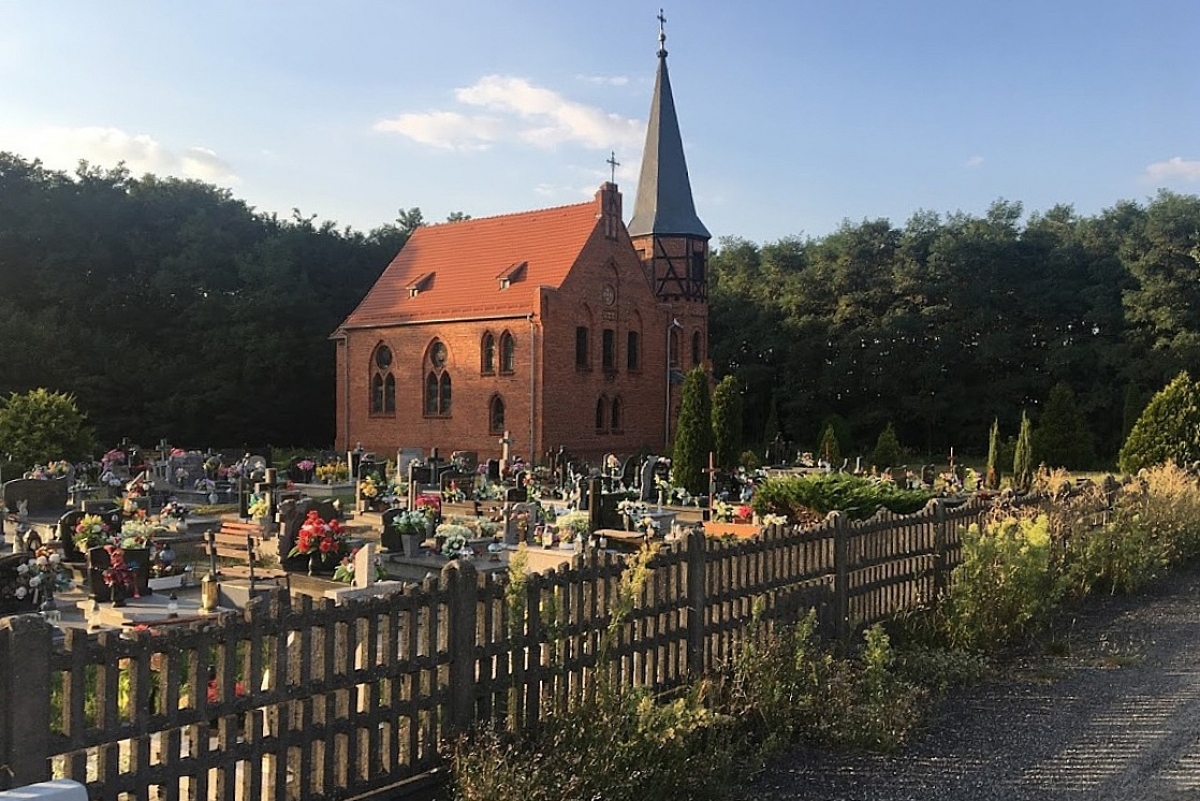 Cmentarz leśny parafii św. Andrzeja Ap., Szczodrów, gmina Syców
