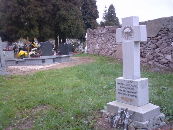 Cmentarz parafii św. Michała Archanioła, Lewin Kłodzki