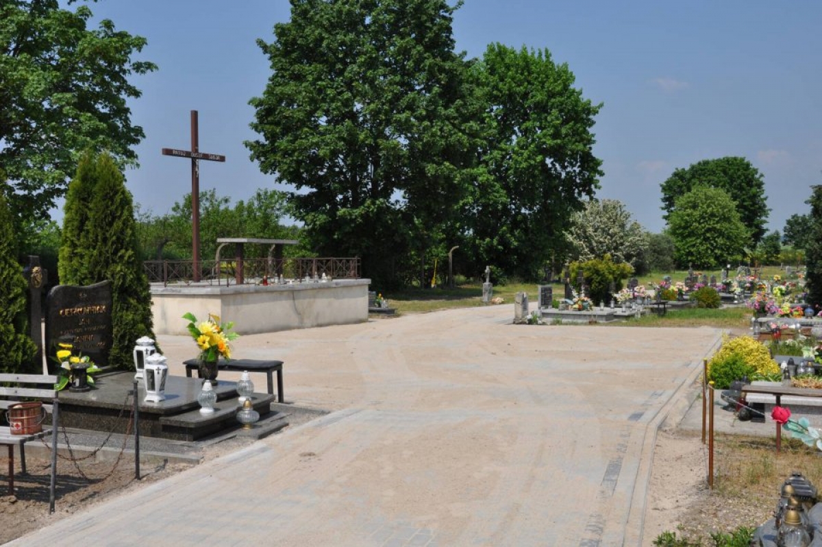 Cmentarz komunalny nr 1, Skąpe