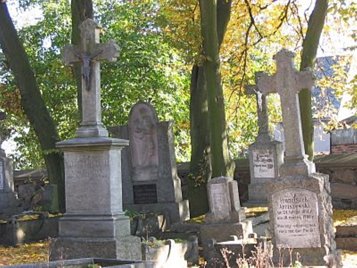 Cmentarz stary parafii Apostołów Piotra i Pawła, Lipinki, gmina Biskupiec