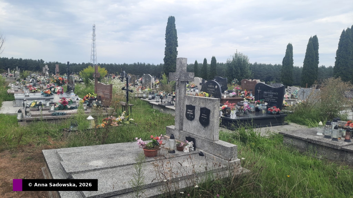 Cmentarz parafii Matki Bożej Wspomożenia Wiernych, Klusy, gmina Orzysz [GALERIA]