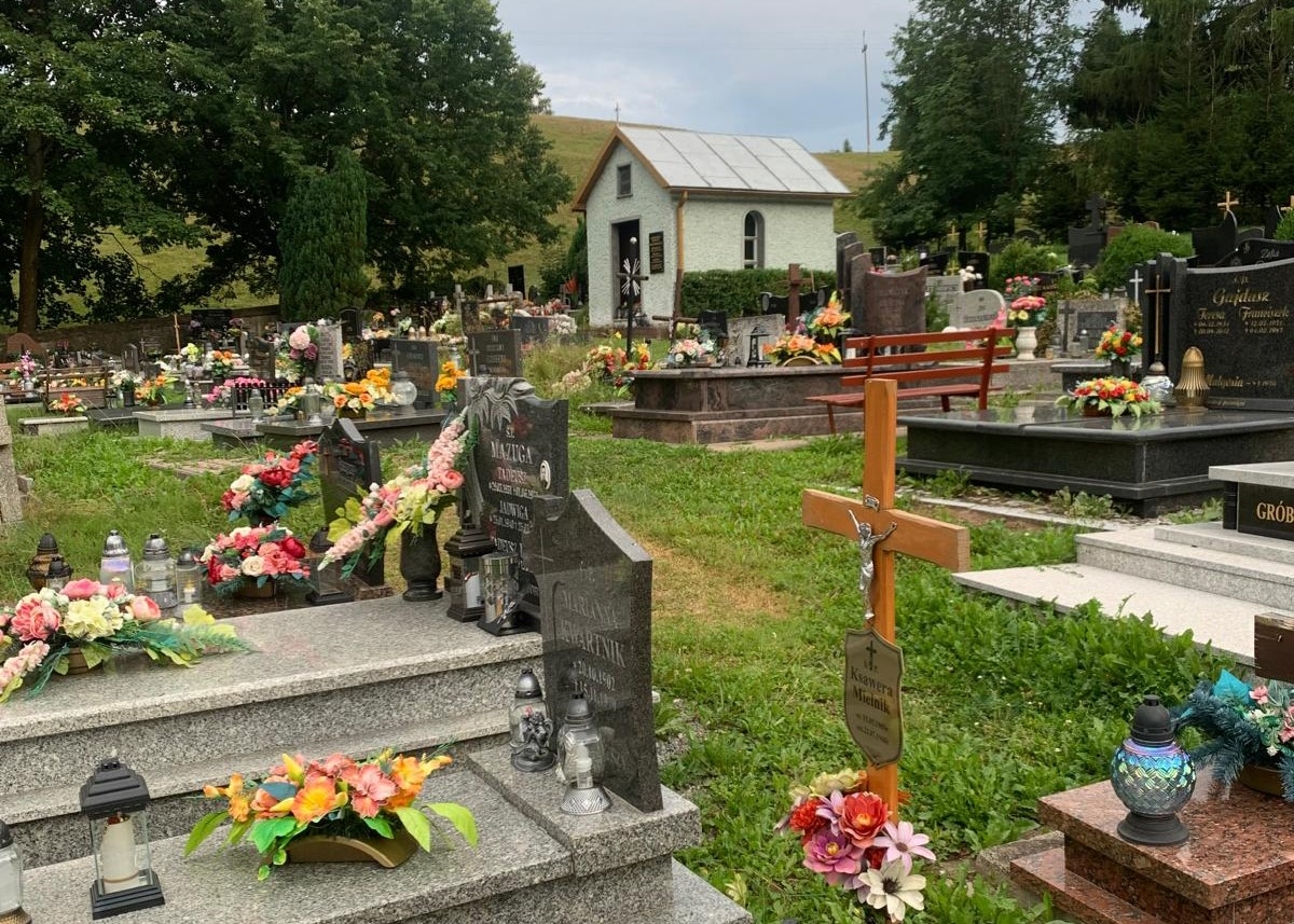 Cmentarz parafii Chrystusa Króla, Grzmiąca, gmina Głuszyca [GALERIA]