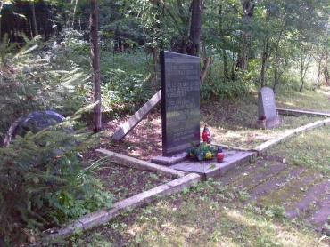 Cmentarz wojenny - Cmentarz Ofiar Faszyzmu, Kolce, gmina Głuszyca [GALERIA]