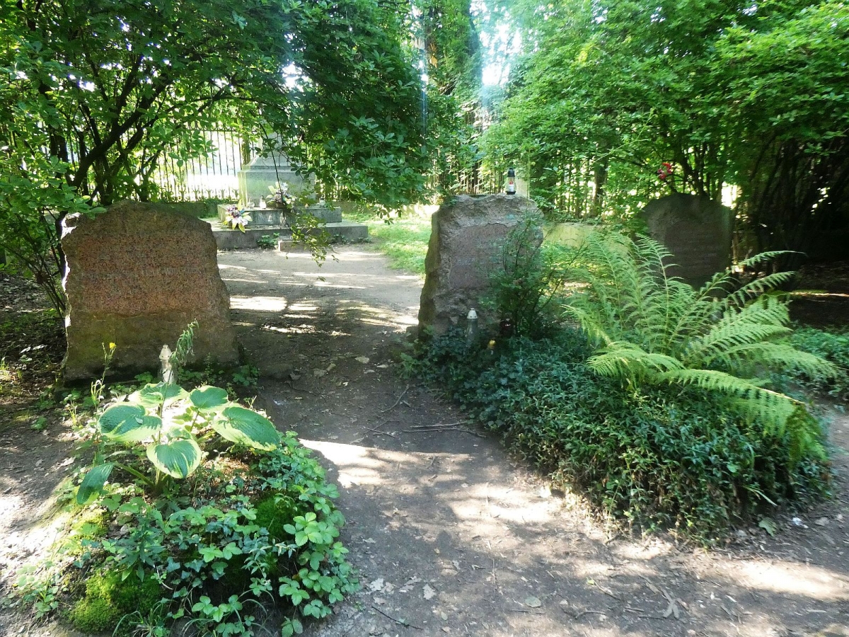 Cmentarz rodowy von Tiele - Winckler, Moszna, gmina Strzeleczki