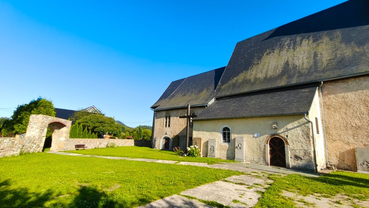 Cmentarz przy kościele Wniebowzięcia NMP, nieczynny, Wojanów, gmina Mysłakowice