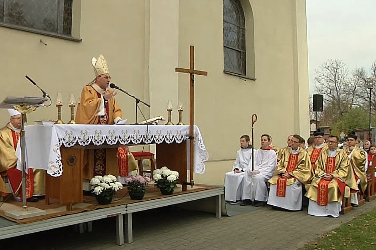 Wszystkich Świętych' 2021: z uroczystych kazań wygłoszonych na cmentarzach