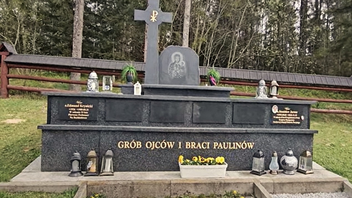 Cmentarz parafii Matki Bożej Częstochowskiej, Czerwienne-Bachledówka, gmina Czarny Dunajec