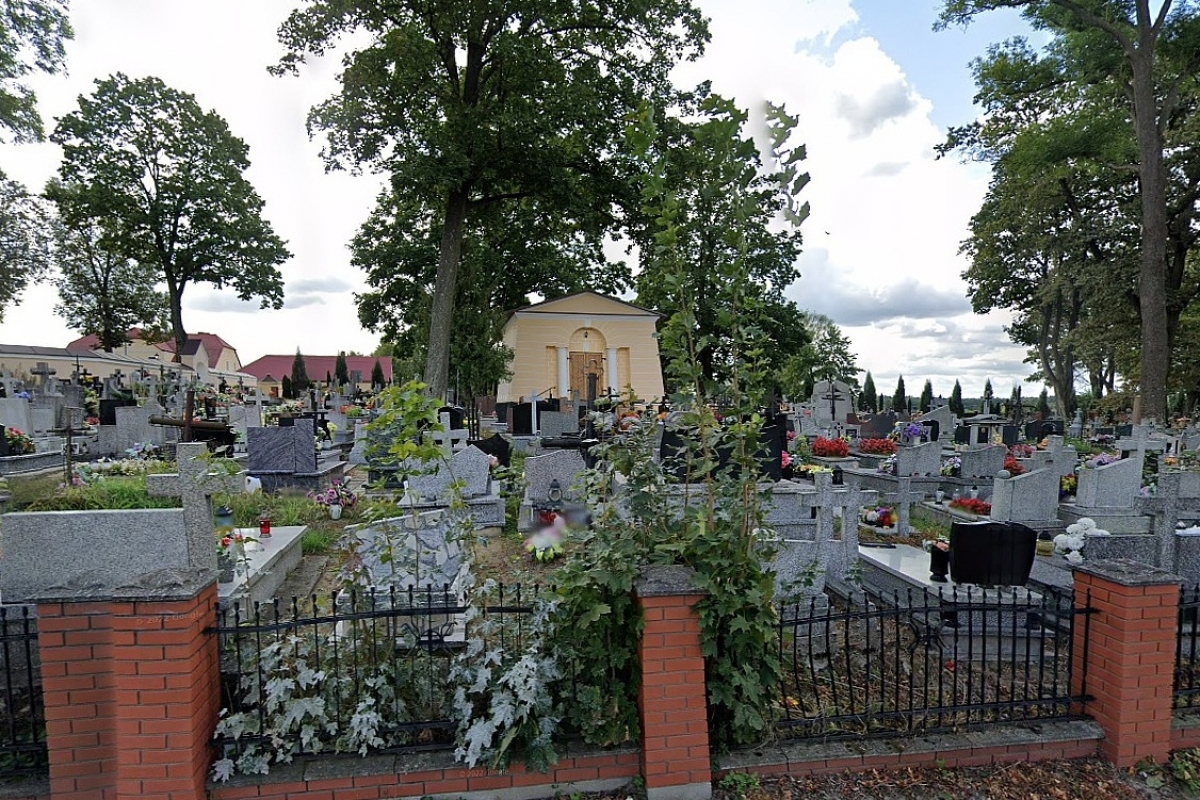 Cmentarz parafii św. Bartłomieja Apostoła, Majdan Królewski