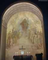 Wnętrze kaplicy cmentarnej